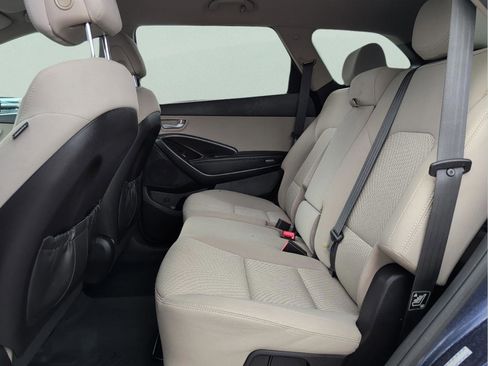 Used 2017 Hyundai Santa Fe SE image 32