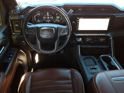 Used 2024 GMC Sierra 3500 Denali Ultimate AWD/4WD image 19
