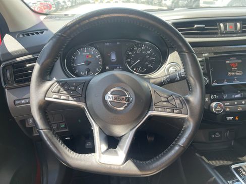 Used 2021 Nissan Rogue Sport SV image 25