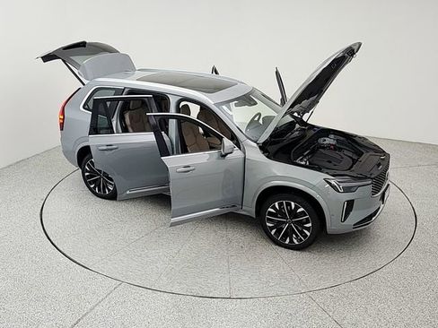 New 2026 Volvo XC90 B5 Plus w/ Protection Package image 38
