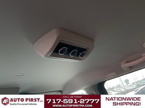 Used 2017 Dodge Grand Caravan SE FWD image 18