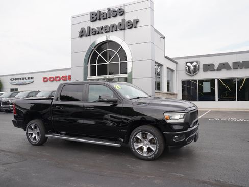 Used 2023 RAM 1500 Laramie AWD/4WD image 1