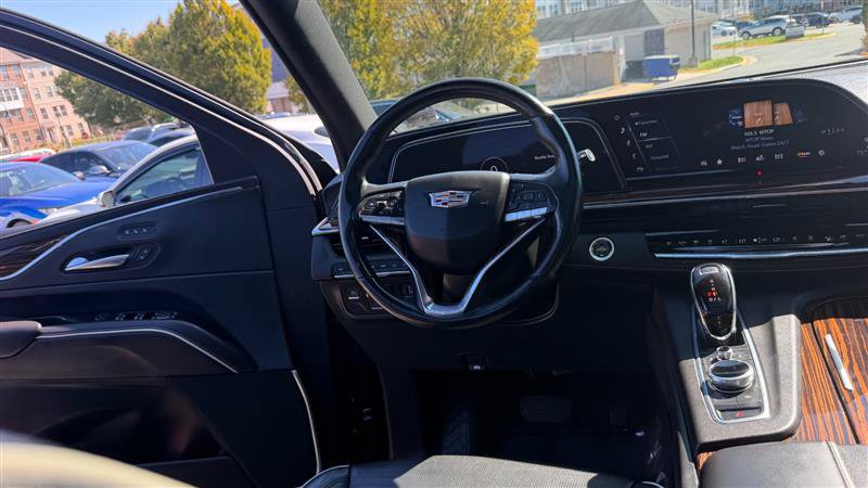 Used 2021 Cadillac Escalade Premium Luxury w/ Driver Assist Tech Package AWD/4WD image 27