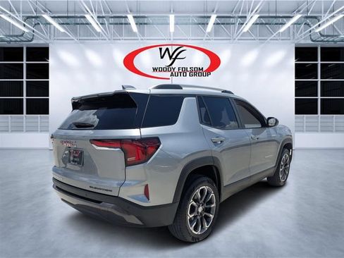 Used 2025 GMC Terrain Elevation w/ Elevation Premium Package AWD/4WD image 3