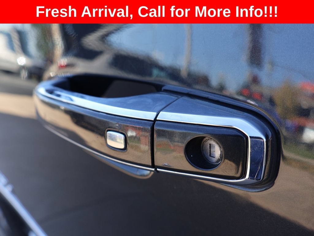 Used 2020 GMC Yukon Denali w/ Denali Premium Package AWD/4WD image 18