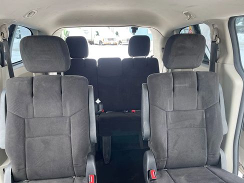 Used 2014 Dodge Grand Caravan American Value Package w/ UConnect Hands-Free Group image 17