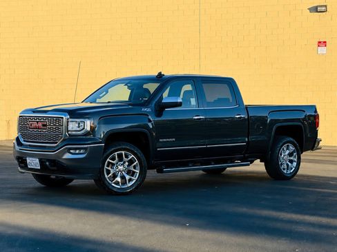 Used 2017 GMC Sierra 1500 SLT w/ SLT Premium Package AWD/4WD image 4