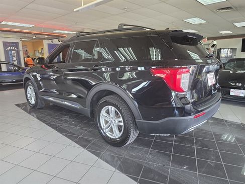Used 2020 Ford Explorer XLT w/ Equipment Group 202A AWD/4WD image 6