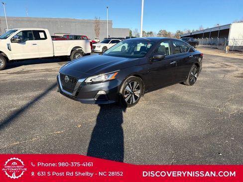 Certified 2022 Nissan Altima 2.5 SV image 2