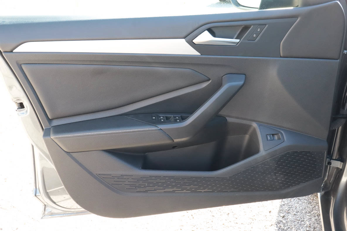 Used 2025 Volkswagen Jetta Sport FWD image 13