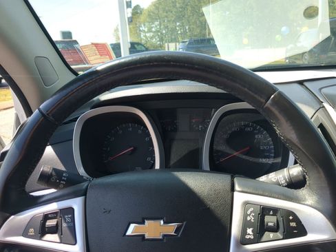 Used 2017 Chevrolet Equinox LT w/ Convenience Package image 12