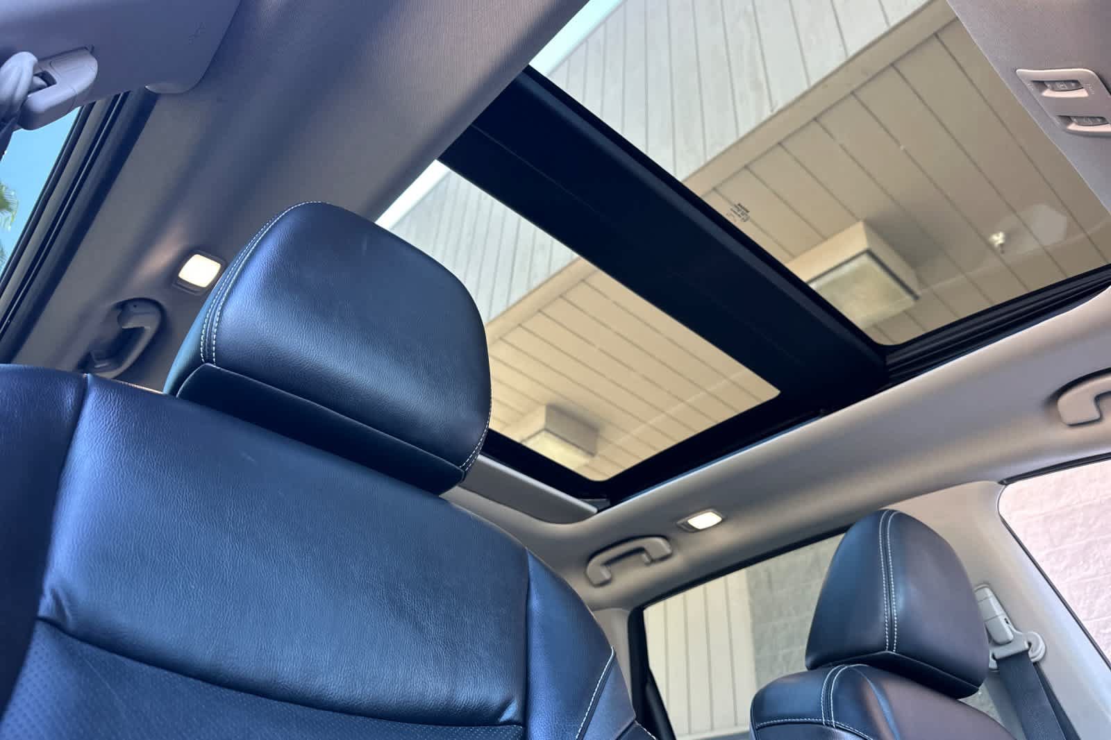 Used 2020 Nissan Murano SL w/ Moonroof Package AWD/4WD image 16