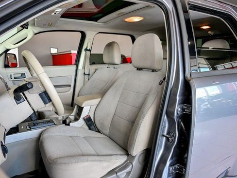 Used 2010 Ford Escape XLT AWD/4WD image 14