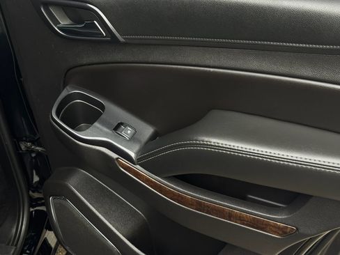 Used 2018 Chevrolet Tahoe LT w/ Z71 Midnight Edition AWD/4WD image 29