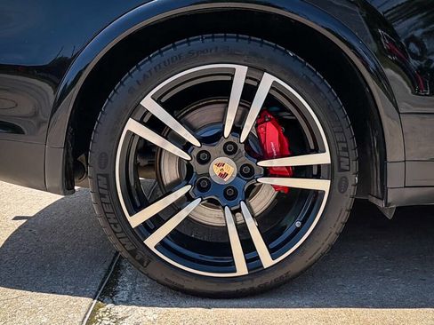 Used 2014 Porsche Cayenne Turbo S AWD/4WD image 12