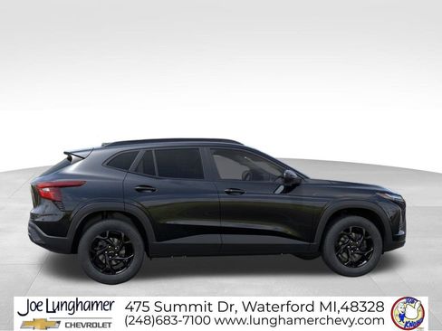 New 2026 Chevrolet Trax LT w/ Driver Confidence Package FWD image 5
