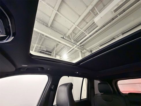 Certified 2024 Jeep Grand Cherokee Summit w/ Luxury Tech Group V image 28