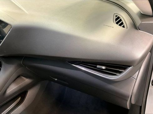 Used 2022 Buick Envision Avenir w/ Safety Package FWD image 27