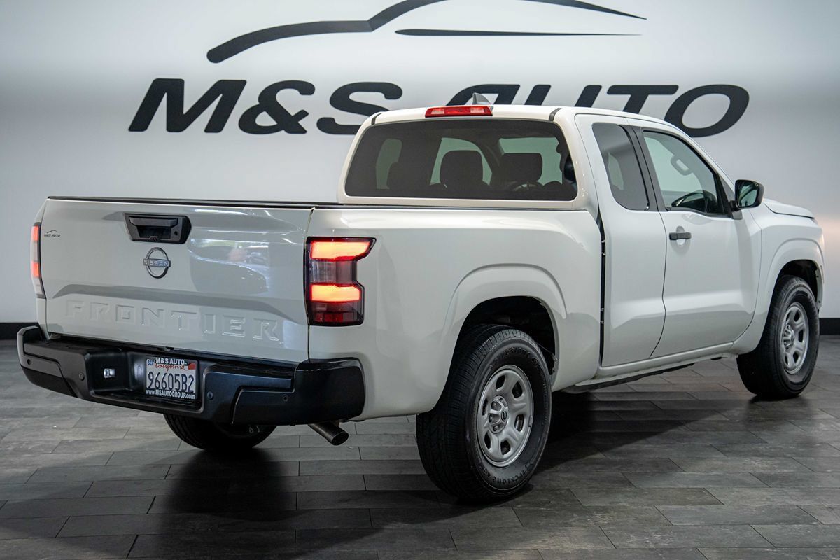 Used 2022 Nissan Frontier S w/ Technology Package RWD image 2