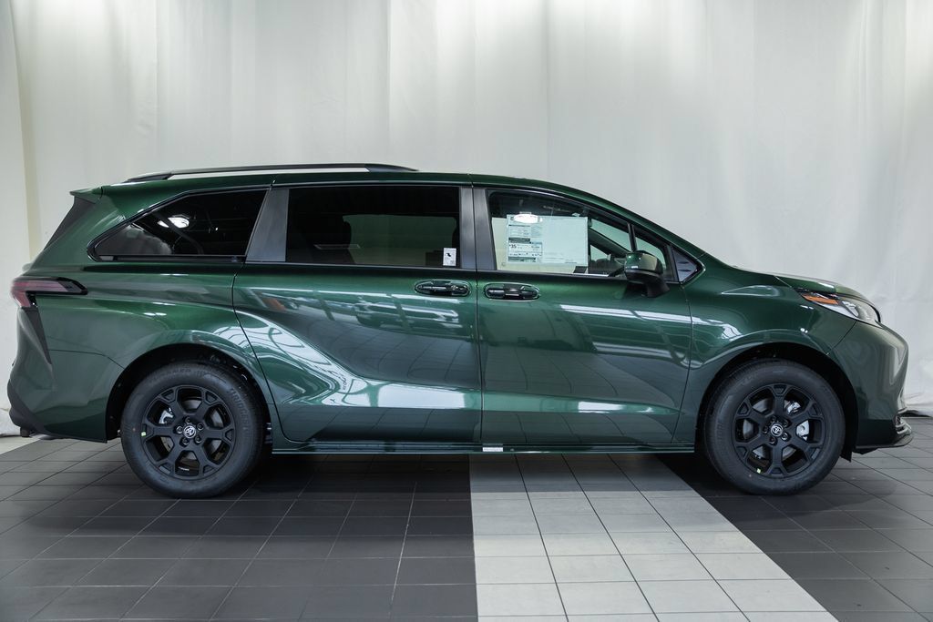 New 2026 Toyota Sienna XLE Woodland Edition AWD/4WD image 3
