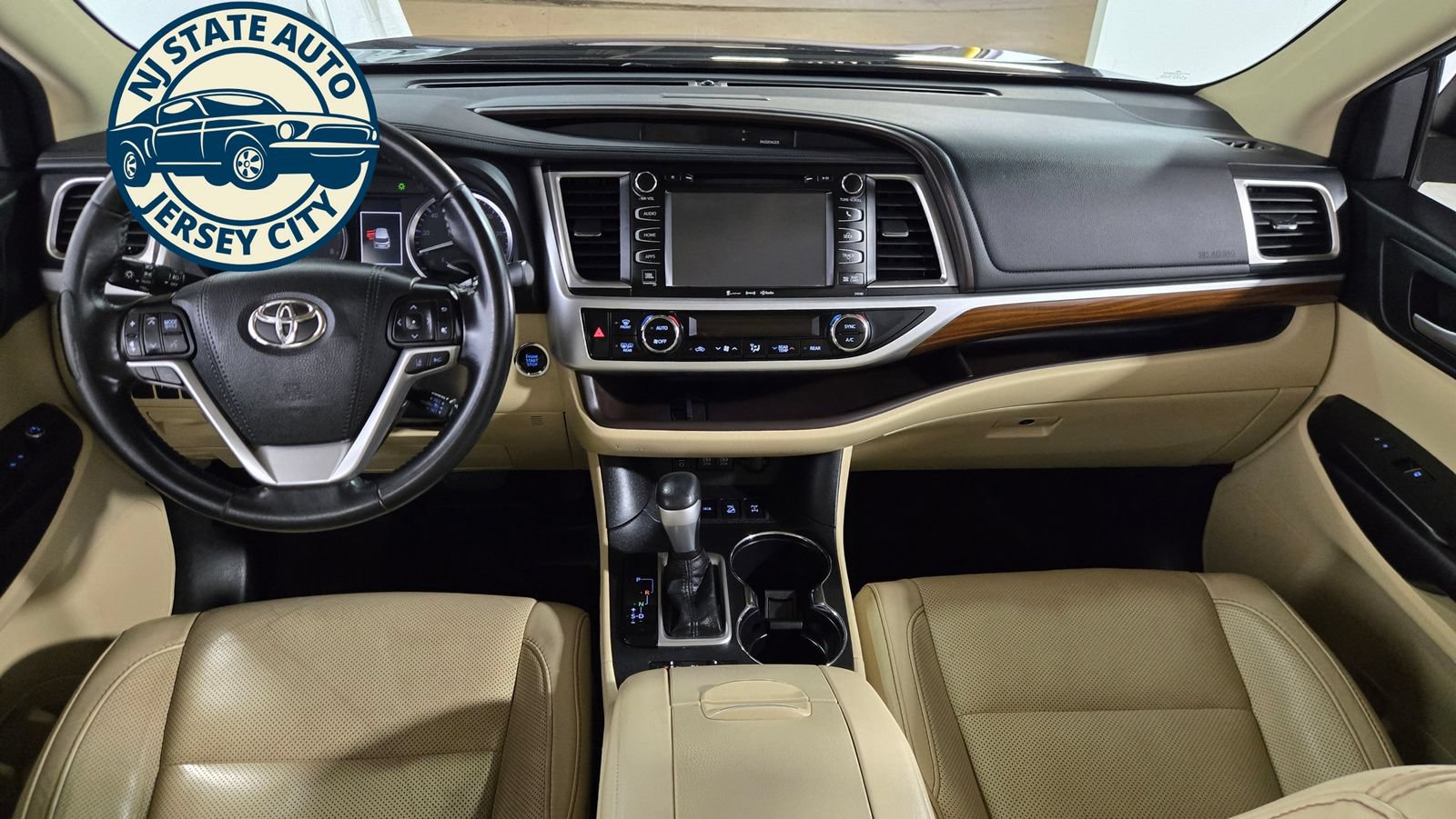 Used 2017 Toyota Highlander Limited w/ Protection Package #3 AWD/4WD image 28
