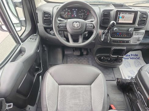 Used 2025 RAM ProMaster 2500 w/ Convenience Group FWD image 11