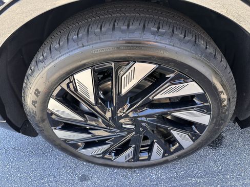 Used 2026 Lincoln Nautilus Reserve image 34