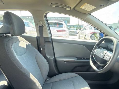 Used 2025 Kia K4 FWD image 14