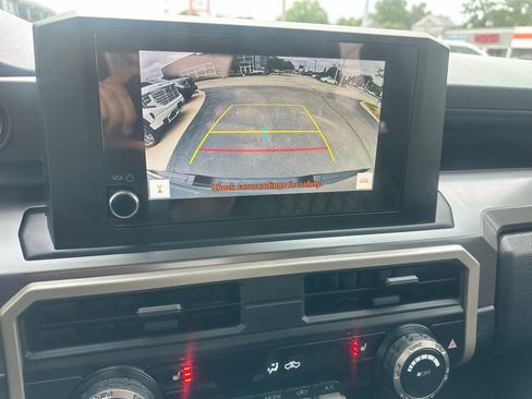 Used 2024 Toyota Tacoma TRD Sport AWD/4WD image 28