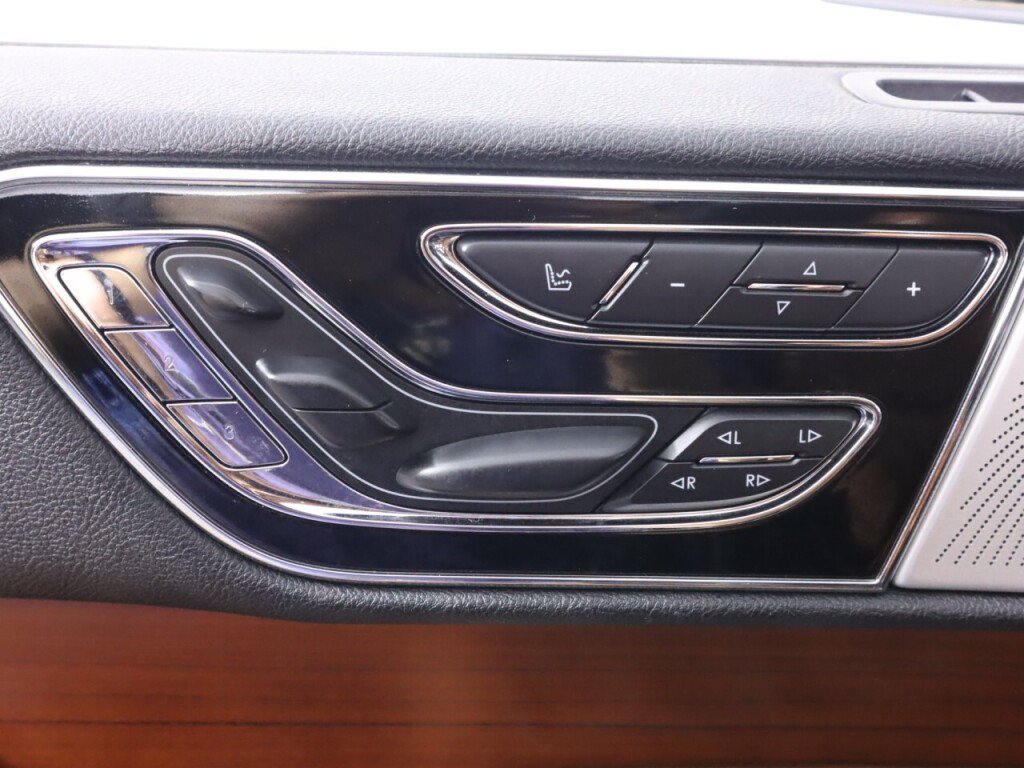 Used 2020 Lincoln Navigator L Reserve w/ Equipment Group 208A Reserve AWD/4WD image 34