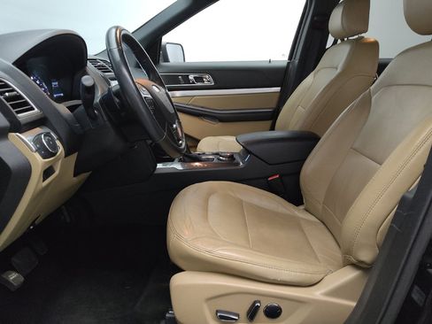 Used 2017 Ford Explorer XLT w/ Equipment Group 202A image 17