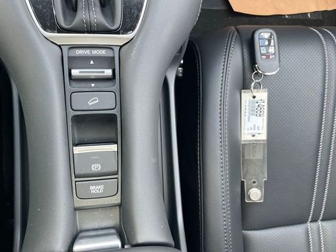 New 2026 Honda HR-V EX-L image 32