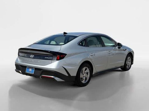 New 2026 Hyundai Sonata SE FWD image 5