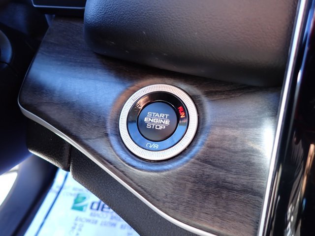 Used 2023 Jeep Grand Cherokee 30th Anniversary AWD/4WD image 18
