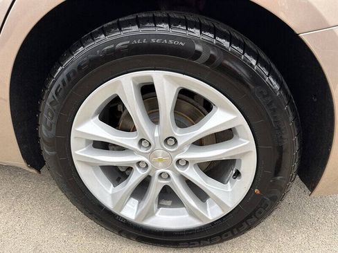 Used 2018 Chevrolet Malibu LT FWD image 15