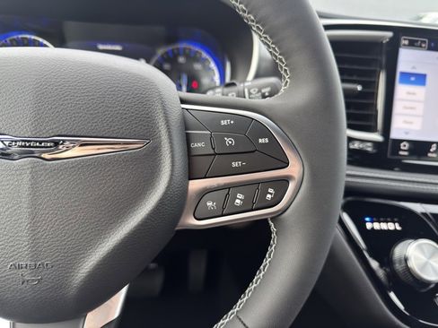 New 2026 Chrysler Pacifica Select image 27