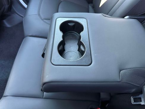 Used 2025 Land Rover Defender 110 S image 12