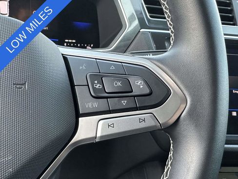 Used 2024 Volkswagen Tiguan SE image 22