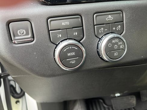 New 2026 GMC Sierra 1500 Elevation image 11