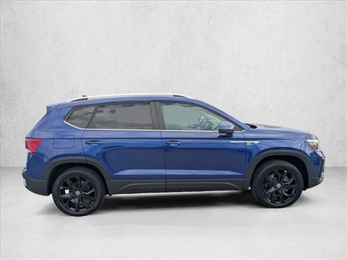 Used 2023 Volkswagen Taos SE w/ Black Wheel Package FWD image 4
