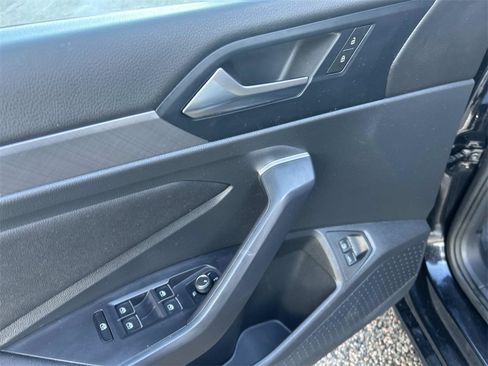 Used 2024 Volkswagen Jetta SE image 17