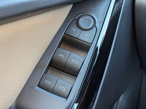 New 2025 Chevrolet Equinox ACTIV w/ Safety and Technology Package image 27