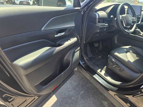 Used 2024 Toyota Grand Highlander AWD image 22