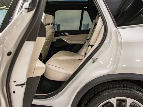 Used 2024 BMW X5 xDrive40i w/ Premium Package AWD/4WD image 22
