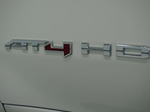 Used 2024 GMC Sierra 2500 AT4 w/ Technology Package image 6