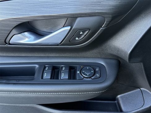 Used 2024 GMC Terrain SLE image 18