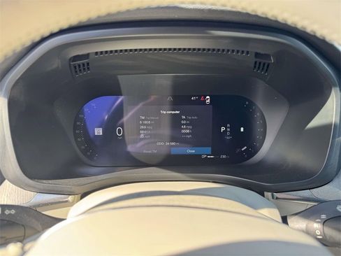 Certified 2023 Volvo XC60 B5 Plus w/ Climate Package image 23