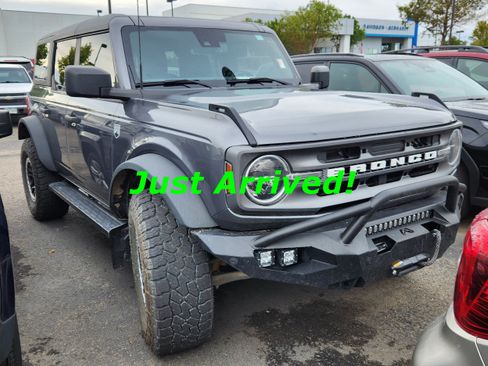 Used 2023 Ford Bronco Big Bend w/ Sasquatch Package AWD/4WD image 2