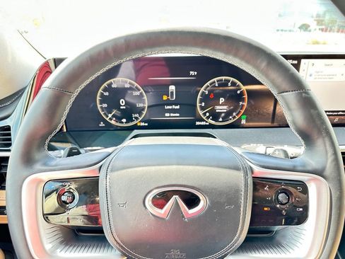 Used 2025 INFINITI QX80 Sensory AWD/4WD image 32