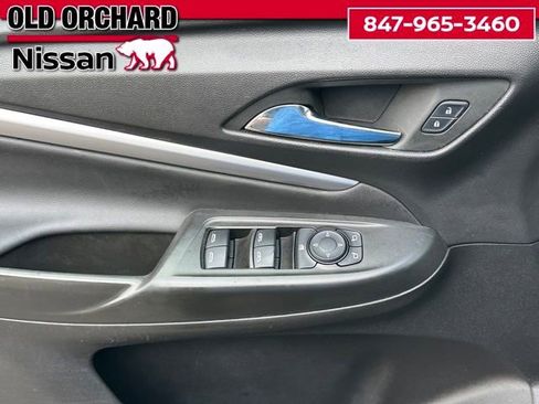 Used 2023 Chevrolet Bolt EUV LT w/ Convenience Package image 9